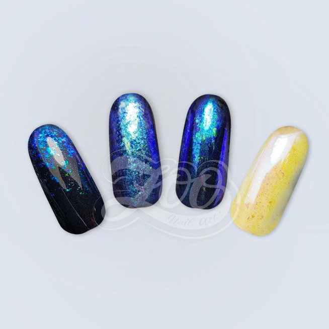 Pigment flakes with a rainbow effect from ZOO Nail